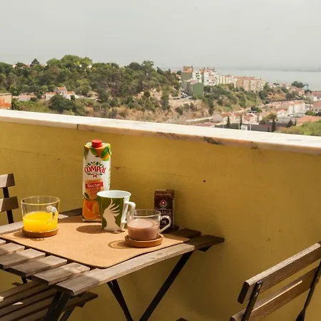 Casa Do Rio - Sweet & Free Parking Apartment Lisbon